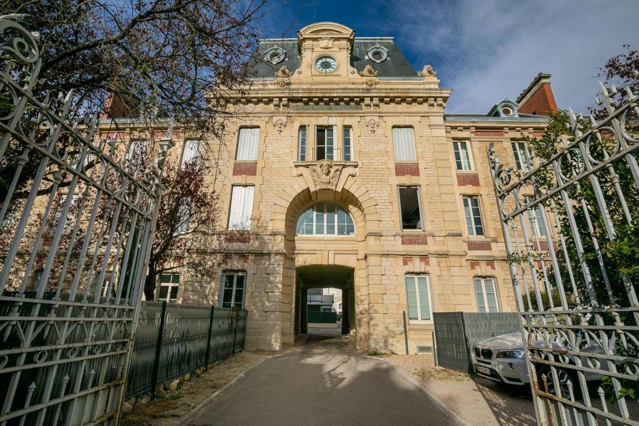 Le Corbeau Et Le Homard, Un Vrai Havre De Paix Apartment Дижон Екстериор снимка